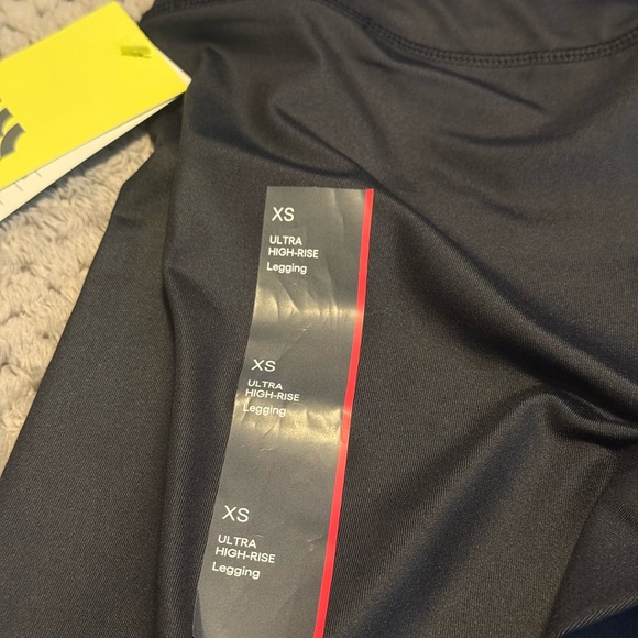 All in Motion Ultra High-Rise Black Leggings - Picture 4 of 8